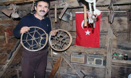 Geçmişi geleceğe taşımak için ata yadigarlarını topladı, serenderi müzeye çevirdi