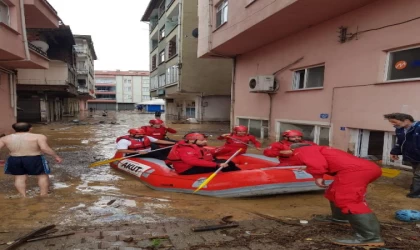 Giresun’da sağanak; dere taştı, evleri su bastı (2)