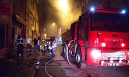 Kırşehir’de iş hanında çıkan yangında 9 iş yeri zarar gördü