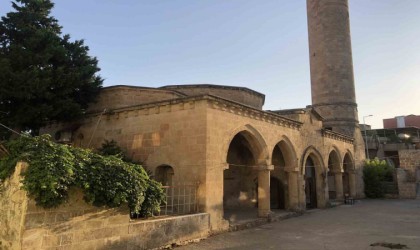 Kozlukta 318 yıllık İbrahim Bey Camii depremlere rağmen varlığını koruyor