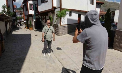 Mimari yapısıyla turistleri tarihte yolculuğa çıkartıyor