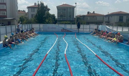 Muratlıda ücretsiz yüzme kursları başladı