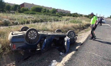 Takla atan otomobil hurdaya döndü: 5 yaralı