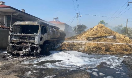 Tekirdağ’da saman yüklü TIR park halindeki tankere çarptı; çıkan yangında alevler eve de sıçradı