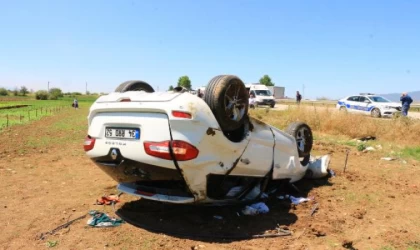 Tokat’ta otomobil park halindeki minibüse çarptı: 2 ölü, 4 yaralı