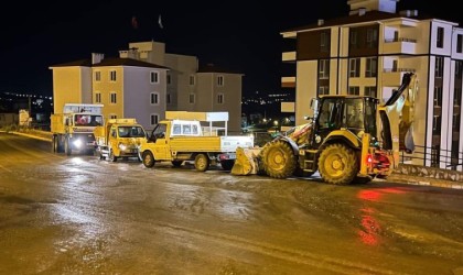 Tokatta yoğun sağanak belediye ekiplerini harekete geçirdi