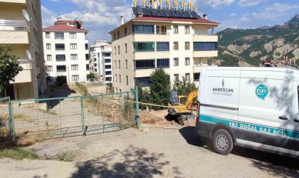 Tuncelide iş makinesi doğal gaz borusunu patlatınca yurt ve civardaki binalar boşaltıldı