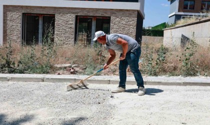 Uşak Belediyesi bozulan yol ve kaldırımlarda hızlı onarım