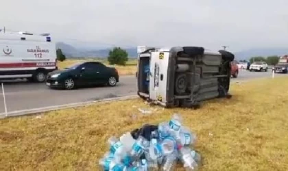 Amasya’da kavşakta 3 araç çarpıştı: 4 yaralı