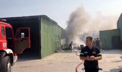 Aşırı ısınan camlar yangın çıkardı: Oto sanayideki yangın paniğe neden oldu