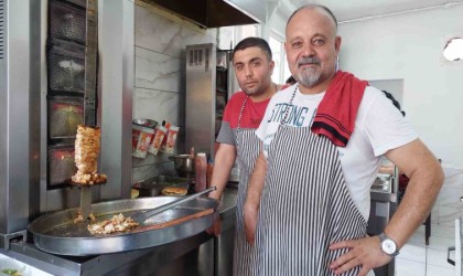 Dönerle ustalar da pişiyor: Yoğun ateş görme kaybına neden oldu