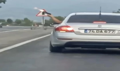 Düğün konvoyundaki maganda otomobilden rastgele ateş açtı