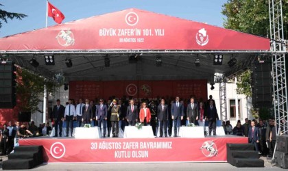 Kırklarelinde 30 Ağustos Zafer Bayramının 101. yıl dönümü törenlerle kutlandı