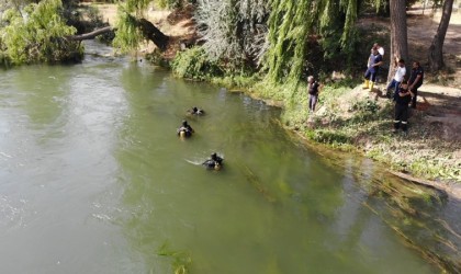 Kızılırmaka serinlemek için giren genç boğuldu