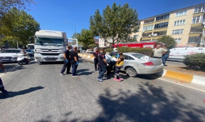 Lüleburgazda tır ile otomobil çarpıştı: 4 yaralı