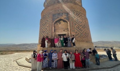 Sasonlu kadınlar tarihi Hasankeyf ilçesini gezdi