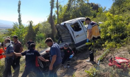 Tokatta işçileri taşıyan kamyonet uçuruma yuvarlandı: 1 ölü, 3 yaralı