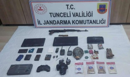 Tuncelide 4 sığınakta çok sayıda mühimmat ele geçirildi