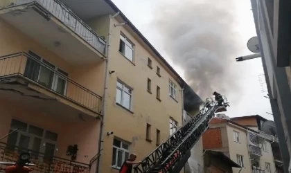 Yangın çıkan daire, kullanılamaz hale geldi