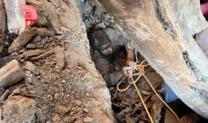 Ahırda güçlendirme çalışması yaparken göçük altında kaldı