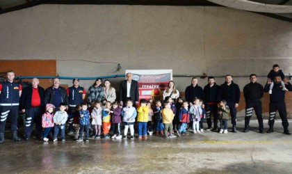 Başkan Bakkalcıoğlu İtfaiye Haftasını minik öğrencilerle birlikte kutladı