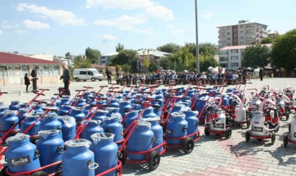 Bulanıklı çiftçilere ekipman desteği sağlandı