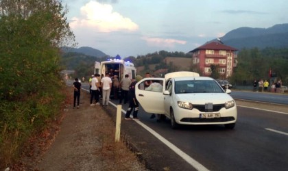 Eşine araç kullanmayı öğretirken kaza yaptı: 1 yaralı