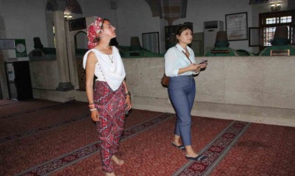 İspanyadan Kudüse yürüyen Carlota Salazar Karamanda mola verdi