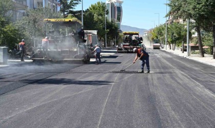 Isparta Belediyesi asfalt ve kaldırım yenileme çalışmaları