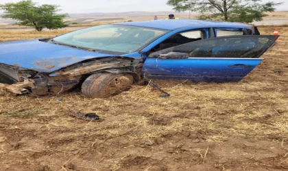 Kırıkkale’de otomobil tarlaya devrildi: 1 ölü, 4 yaralı