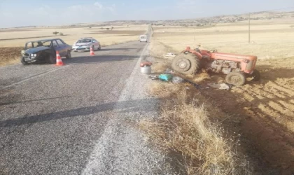 Kırıkkale’de otomobil, traktöre çarptı: 1’i ağır, 3 yaralı