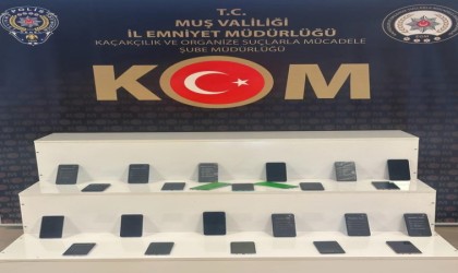 Muşta 24 adet gümrük kaçağı cep telefonu ele geçirildi