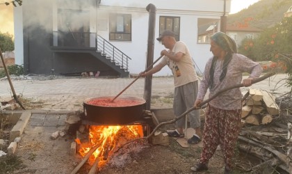 (ÖZEL) Kadınların 8 saatlik uğraşı sonunda hazırlanıyor