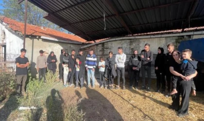 Şarköy’de tekneyle İtalya’ya gitmeye çalışan 88 kaçak göçmen yakalandı (2)