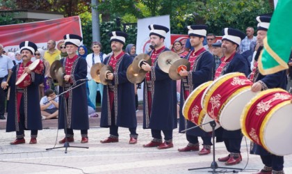 Şeyh Edebali Türbesinde mehteran eşliğinde şifalı pilav ikramı