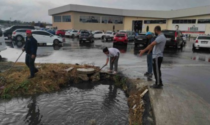 Tekirdağda başlayan yağış, İstanbul sınırına ulaştı