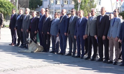 Tören alanında davetsiz misafir şoku