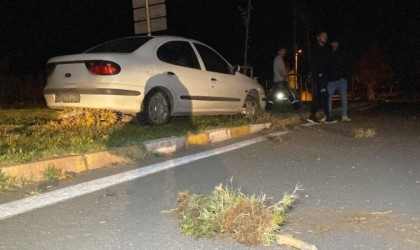 16 yaşındaki ehliyetsiz ve alkollü sürücü kaza yaptı