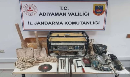 Adıyaman’da definecilere kaçak kazı operasyonu: 5 gözaltı