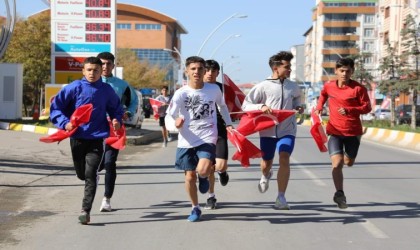 Ağrıda ‘100. Yıl Atletizm ve Tekerlekli Kayaklı Koşu Yarışmaları