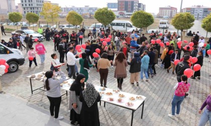 Ağrıda Cumhuriyetin 100üncü yılında polis araçları öğrencilerle buluştu