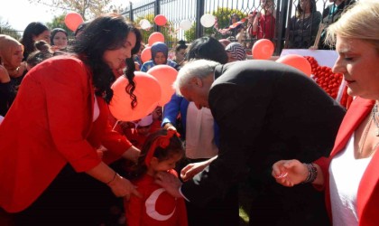 Başkan Bakkalcıoğlu 100. yıl coşkusunu minik öğrencilerle birlikte yaşadı