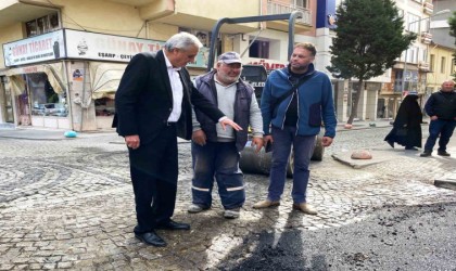 Başkan Bakkalcıoğlu asfaltlama çalışmalarına katıldı