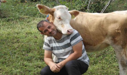 Beslediği danalara huylarına göre İsrail, Fransa, Yunanistan ve ABD devlet adamlarının adını verdi