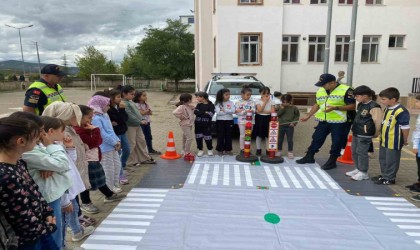 Bingölde öğrencilere trafik eğitimi verildi