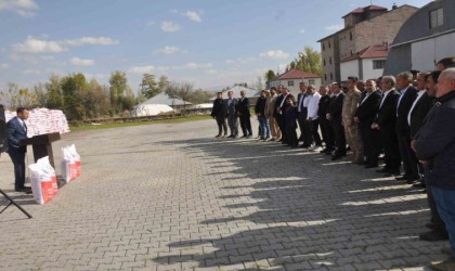 Bulanıktaki çiftçilere 120 ton buğday tohumu desteği