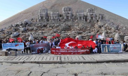 Cumhuriyetin 100. yılında 100 genç Nemrut Dağında