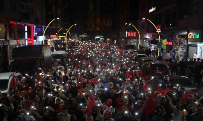 Cumhuriyetin 100. yılında fener alayında buluştular