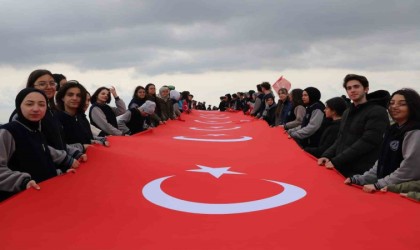 Cumhuriyetin 100ncü yılı kutlamaları Kop Dağı Şehitliğindeki yürüyüşle başladı