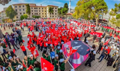 Cumhuriyetin 100üncü yılı kutlamalarına özel bin 923 öğrenciyle kortej yürüyüşü